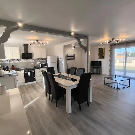 Chez Pierre, Casa de Férias