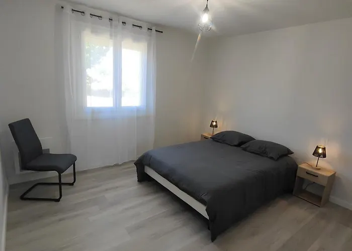 Chez Pierre, بيت للعطل La Ville-Dieu-du-Temple